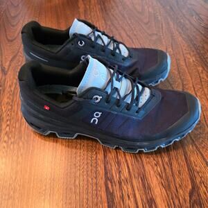On Cloudventure trail running shoes Women's Mission grip Traction SZ 9 EUC